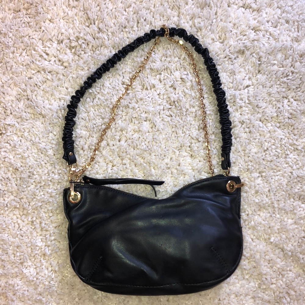 Black clutch